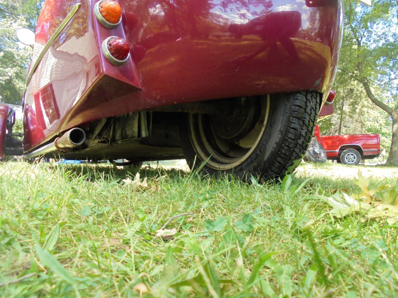 Illustration for article titled This Citroen-Based Three-Wheeler is the Best French-British Mash Up